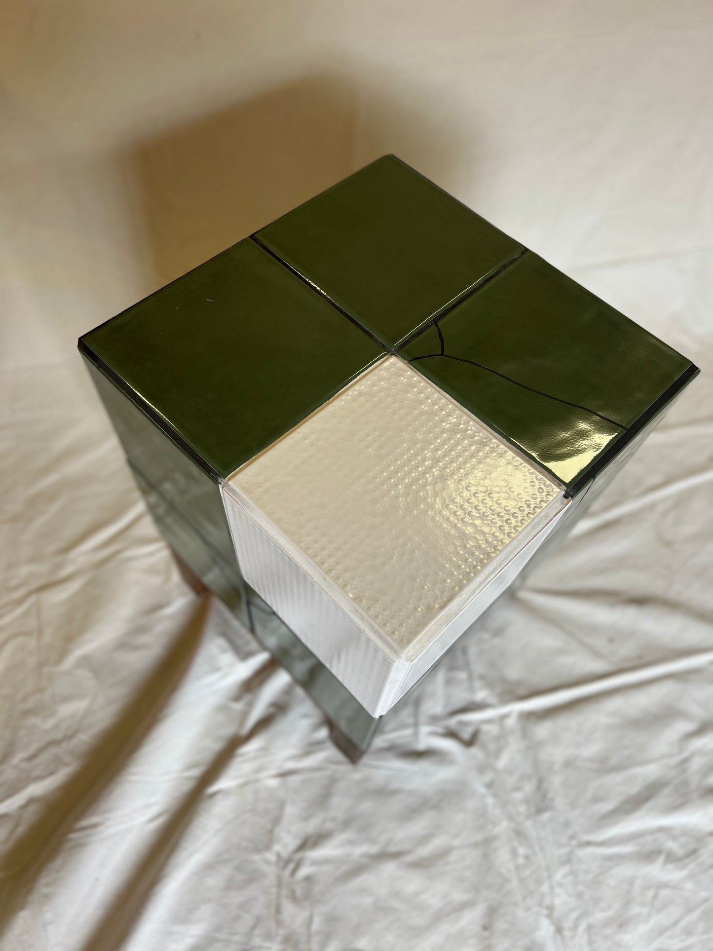 Contrast cube Tile Box