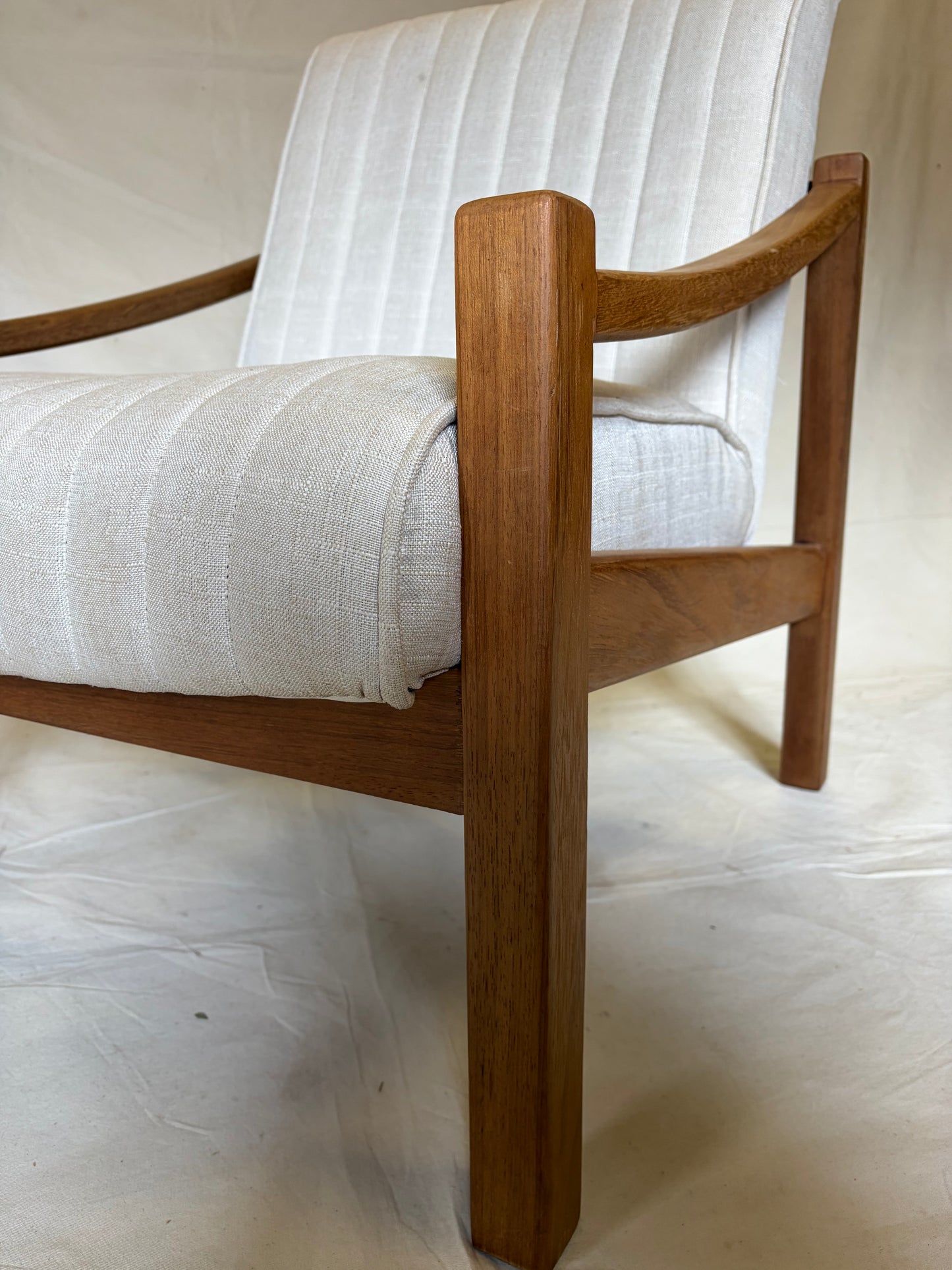 Heritage Lounge Chair